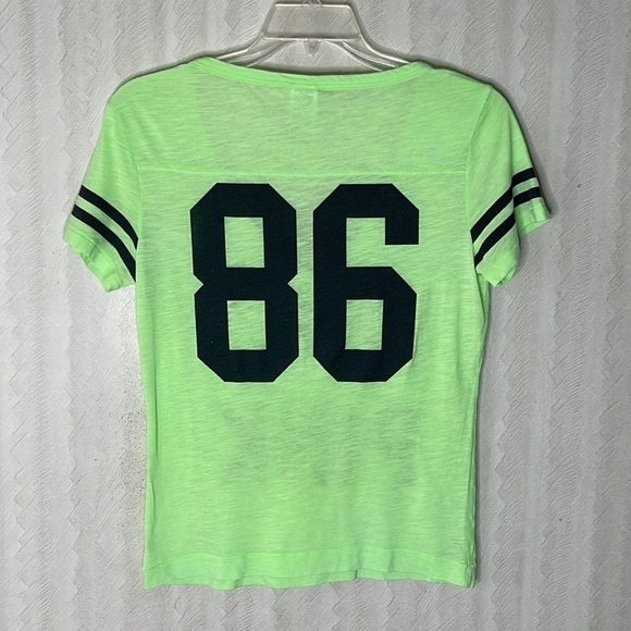 ❤️ LOVE PINK V-Neck Tshirt Size SP - Picture 3 of 4